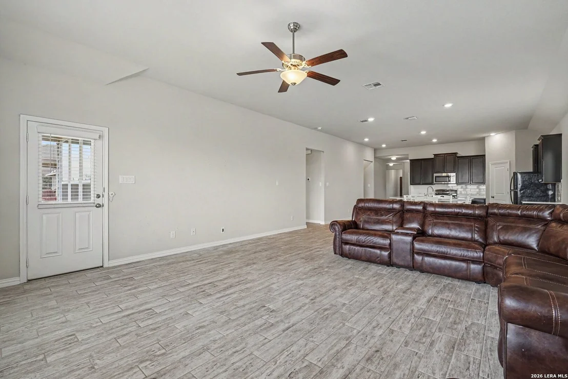 Photo of 8132 Dublin Frst