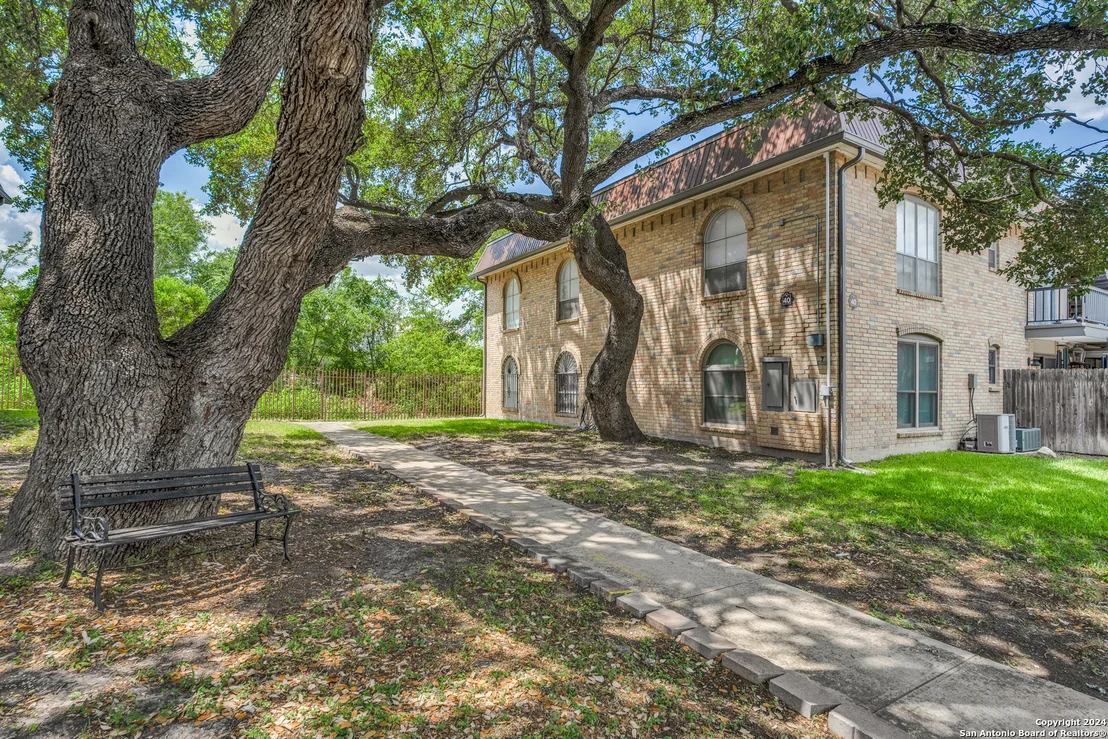 Photo of Unit 40A at 8915 Datapoint Dr