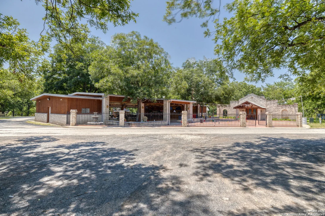 Photo of 90 Johnny Seibert Ln
