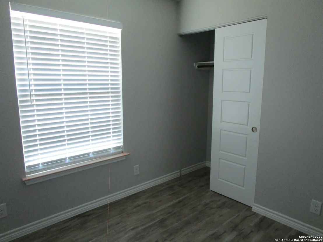 Photo of 910 REXFORD DR