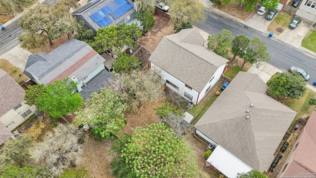 Photo of 7611 Wood Bluff