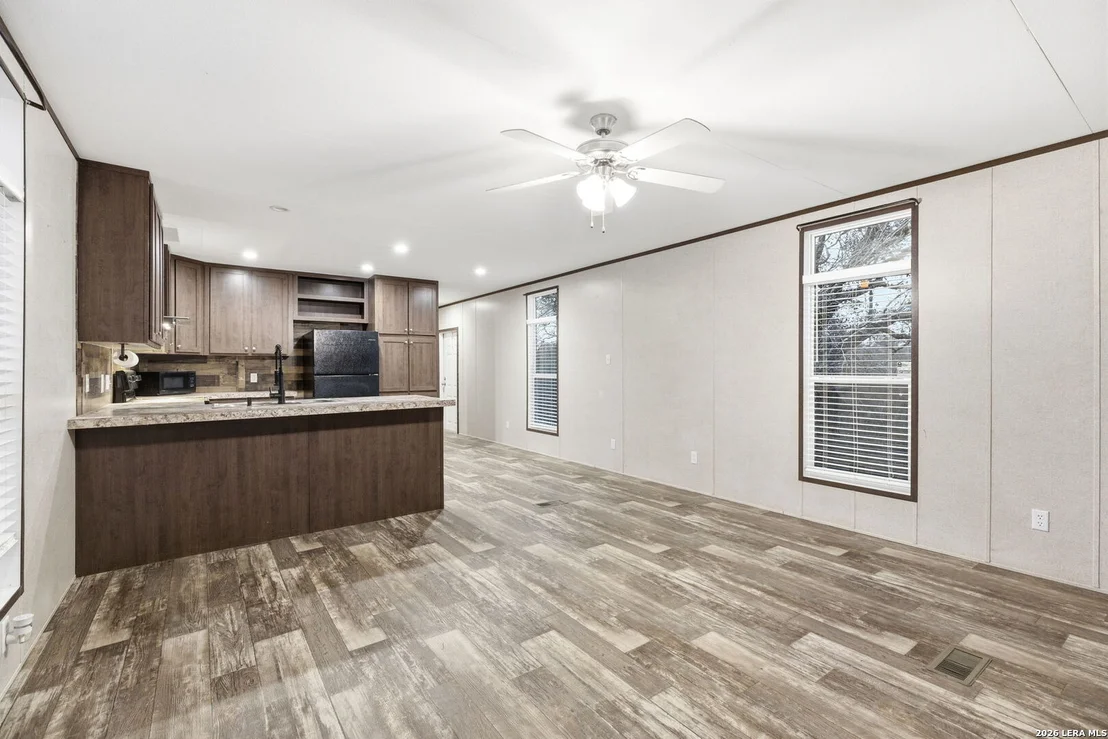 Photo of 2383 Tomblin