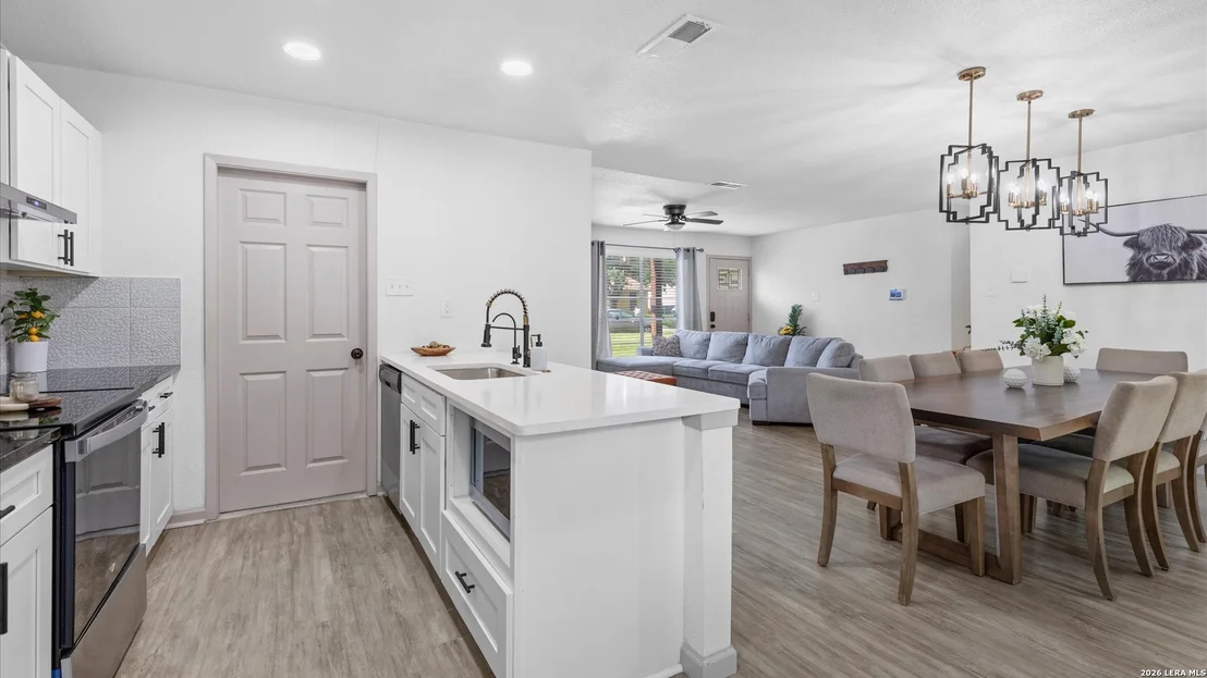 Photo of 4306 DESERT VIEW DR