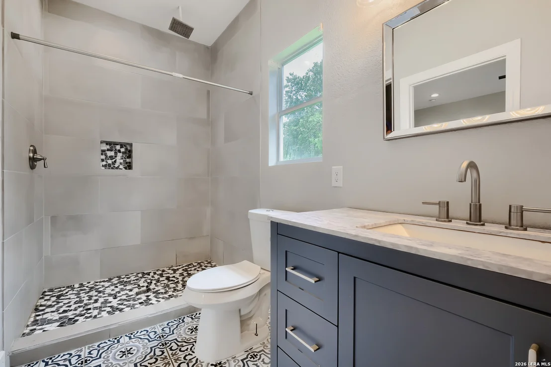 Photo of 722 GROSVENOR