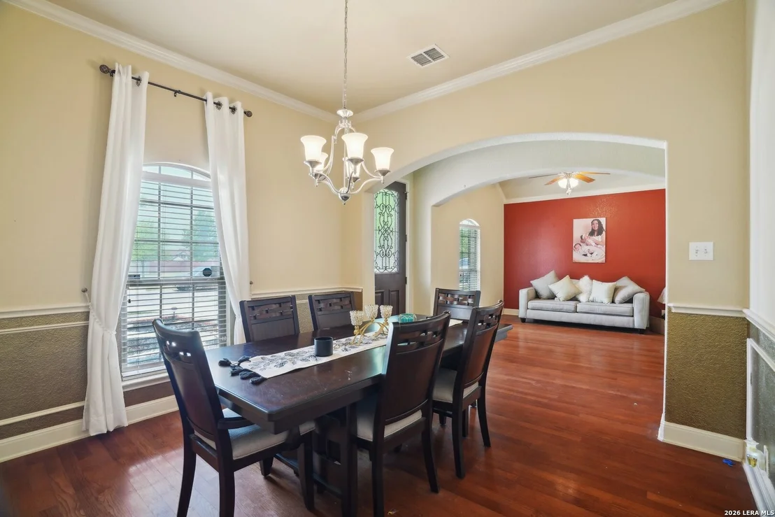 Photo of 7027 LAURA HTS