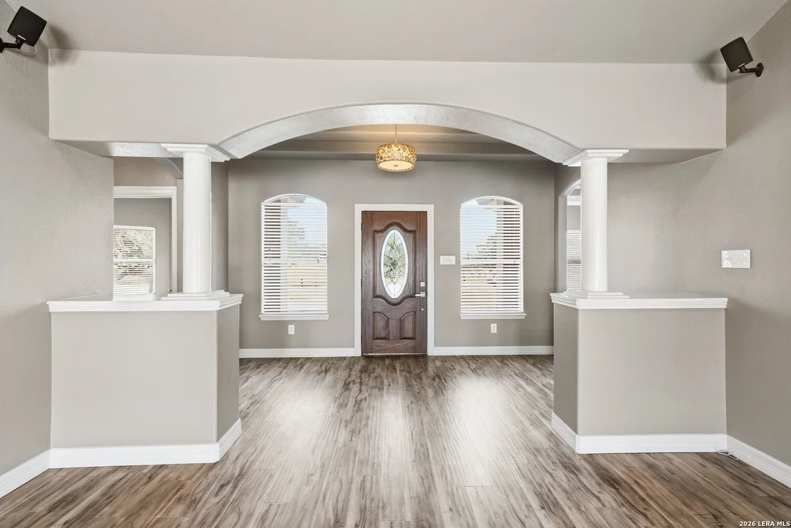 Photo of 353 BIG OAK DR