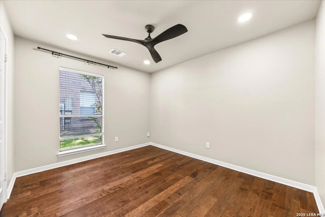 Photo of 2516 Grove Park
