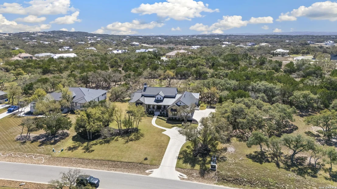 Photo of 979 Belle Oaks