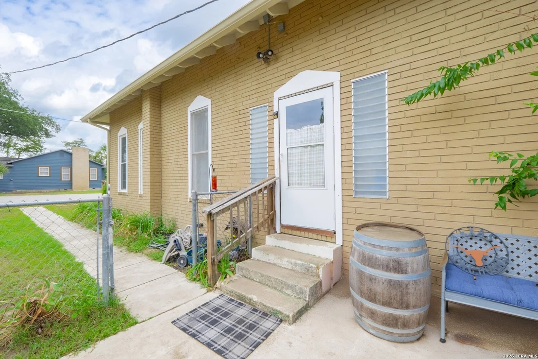 Photo of 301 Jefferson Dr