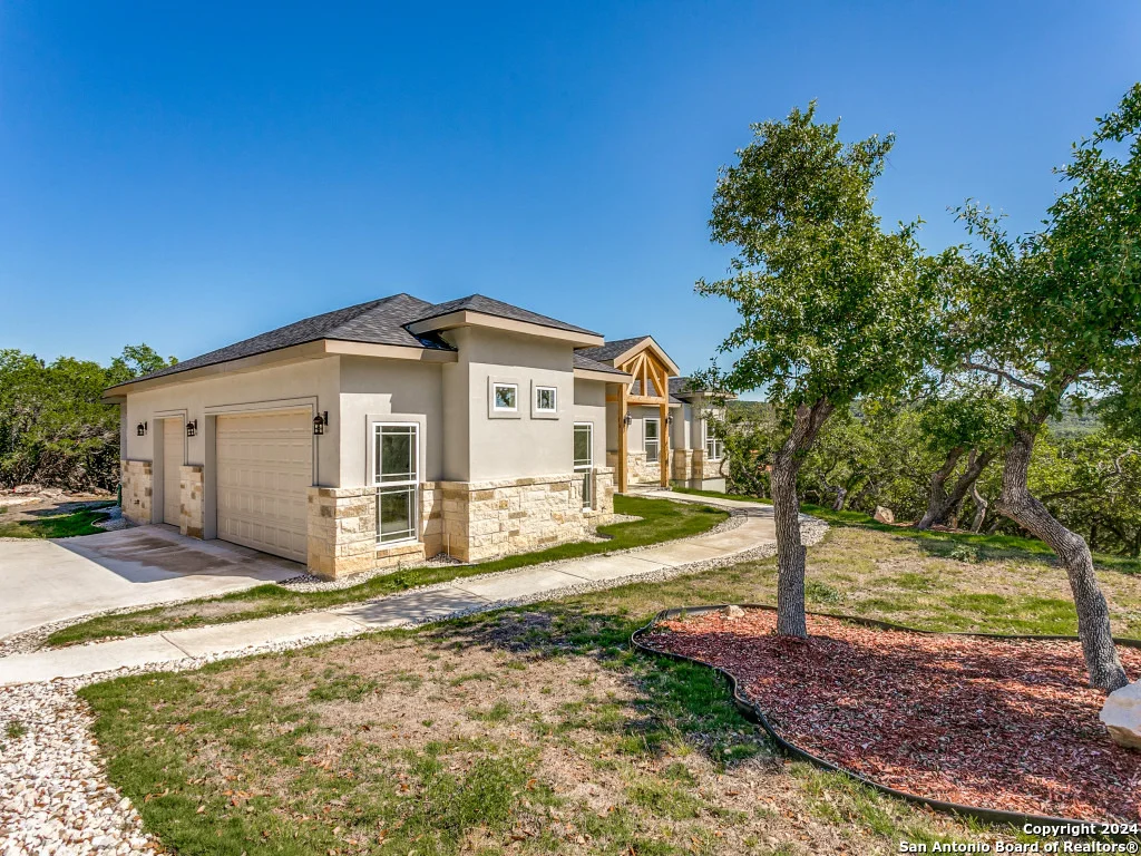 Photo of 929 MOONLIGHT DR