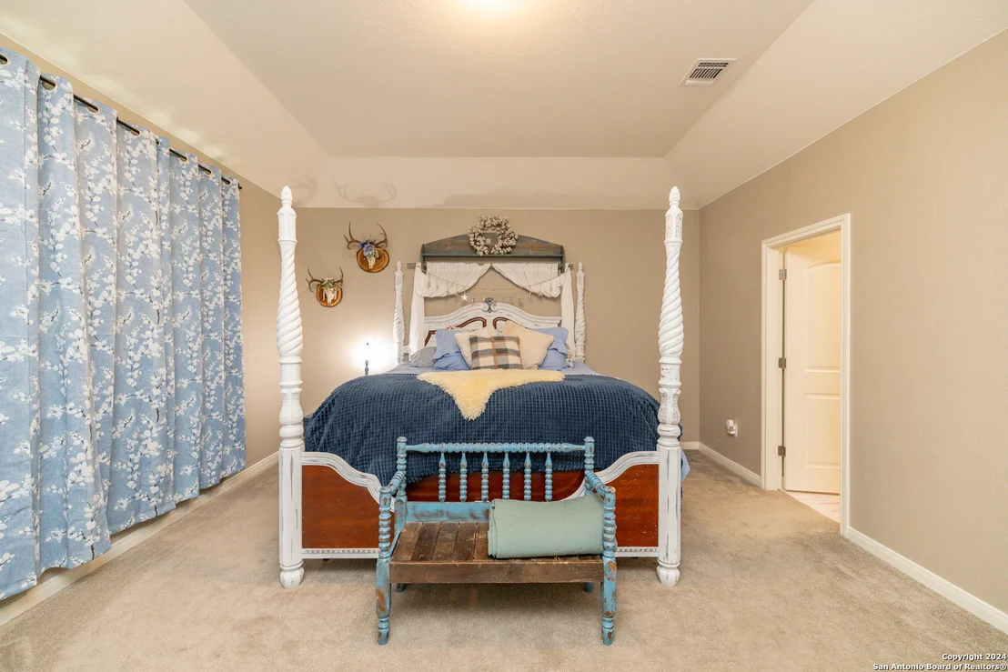 Photo of 218 IRON GATE