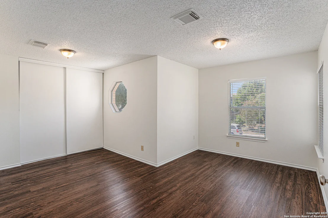 Photo of 8447 Mannington