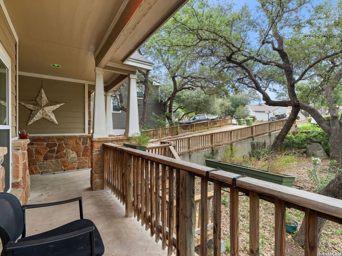 Photo of 703 STABLE GLEN DR