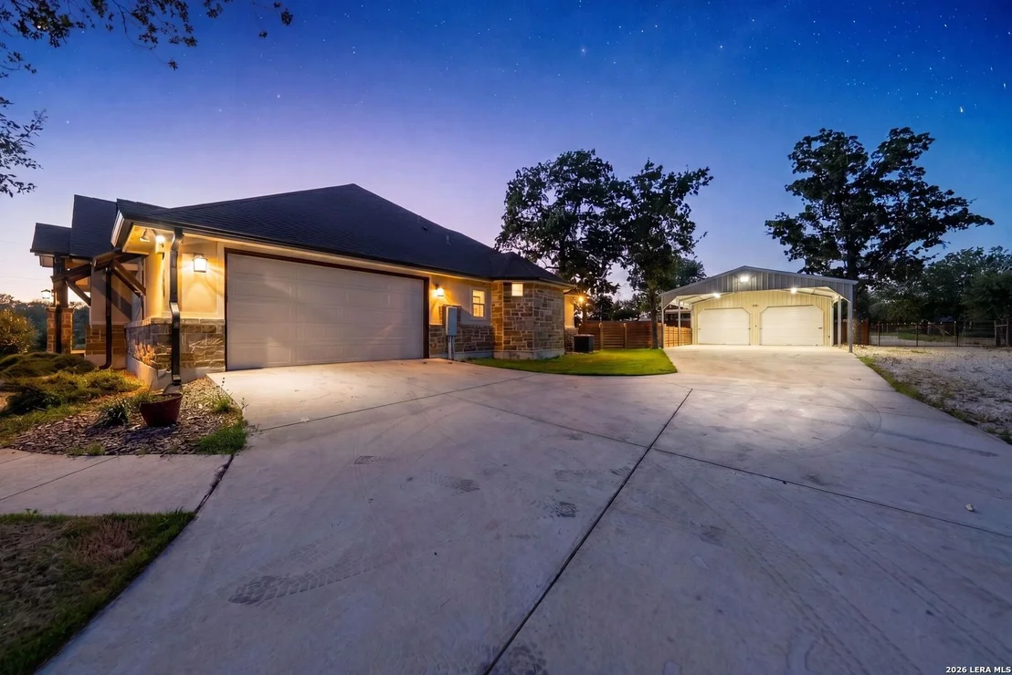 Photo of 1009 Bluebonnet Ln