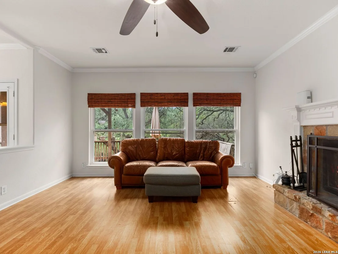 Photo of 703 STABLE GLEN DR