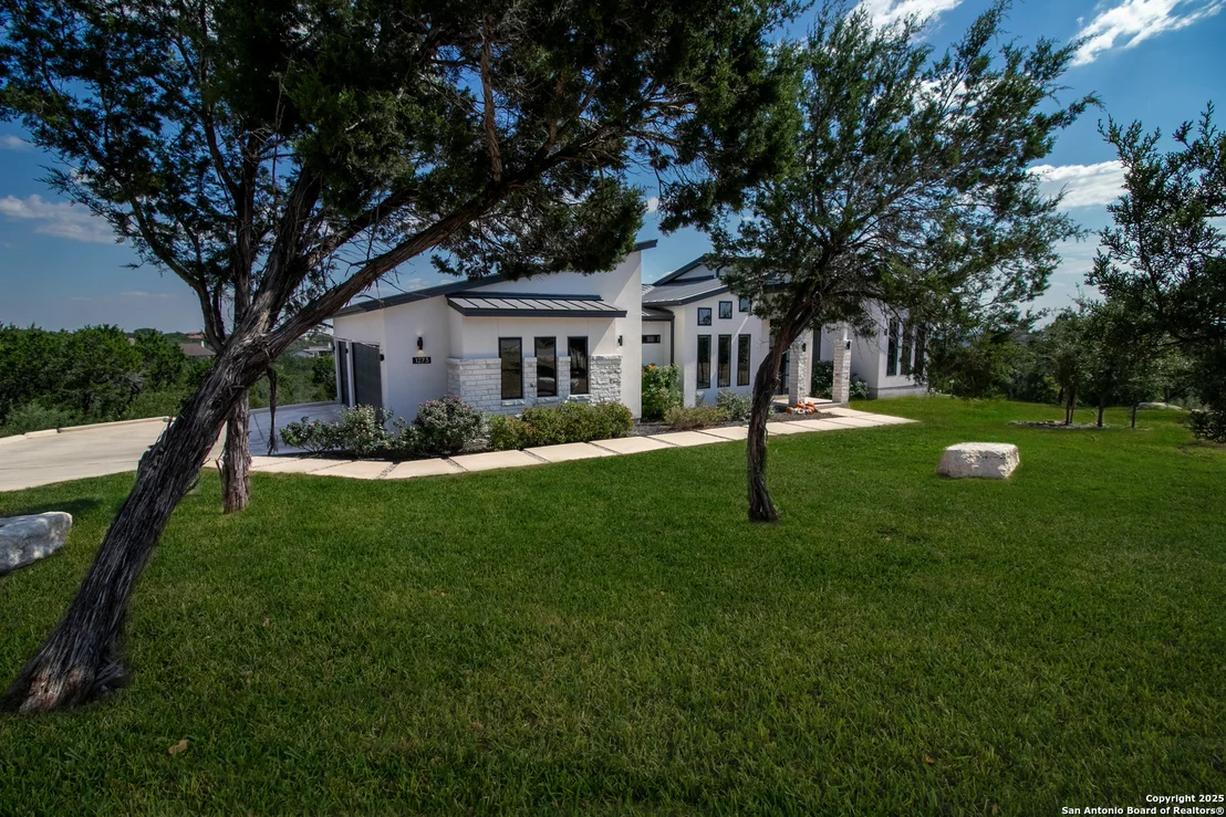 Photo of 1273 County Road 2801 E