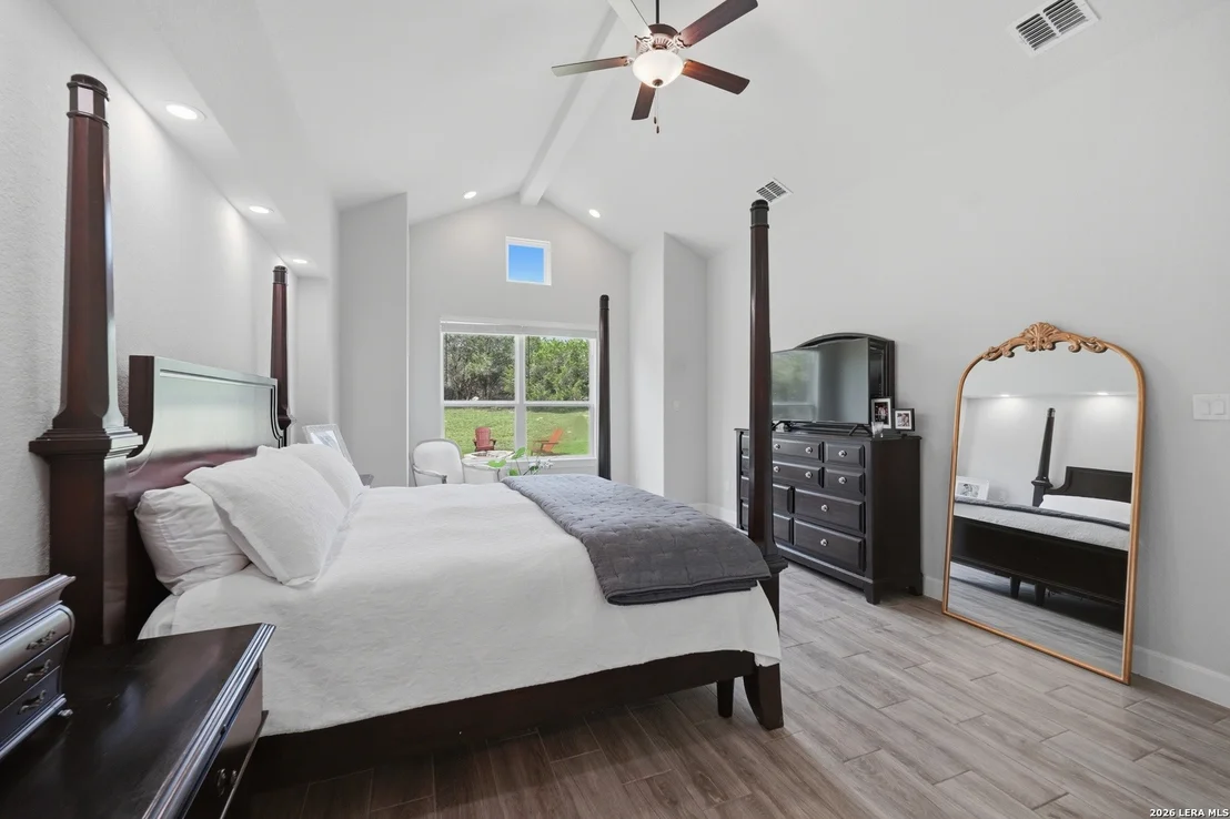 Photo of 212 HIGH POINT CIR