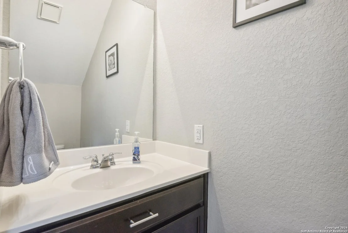 Photo of 429 KINGS WAY