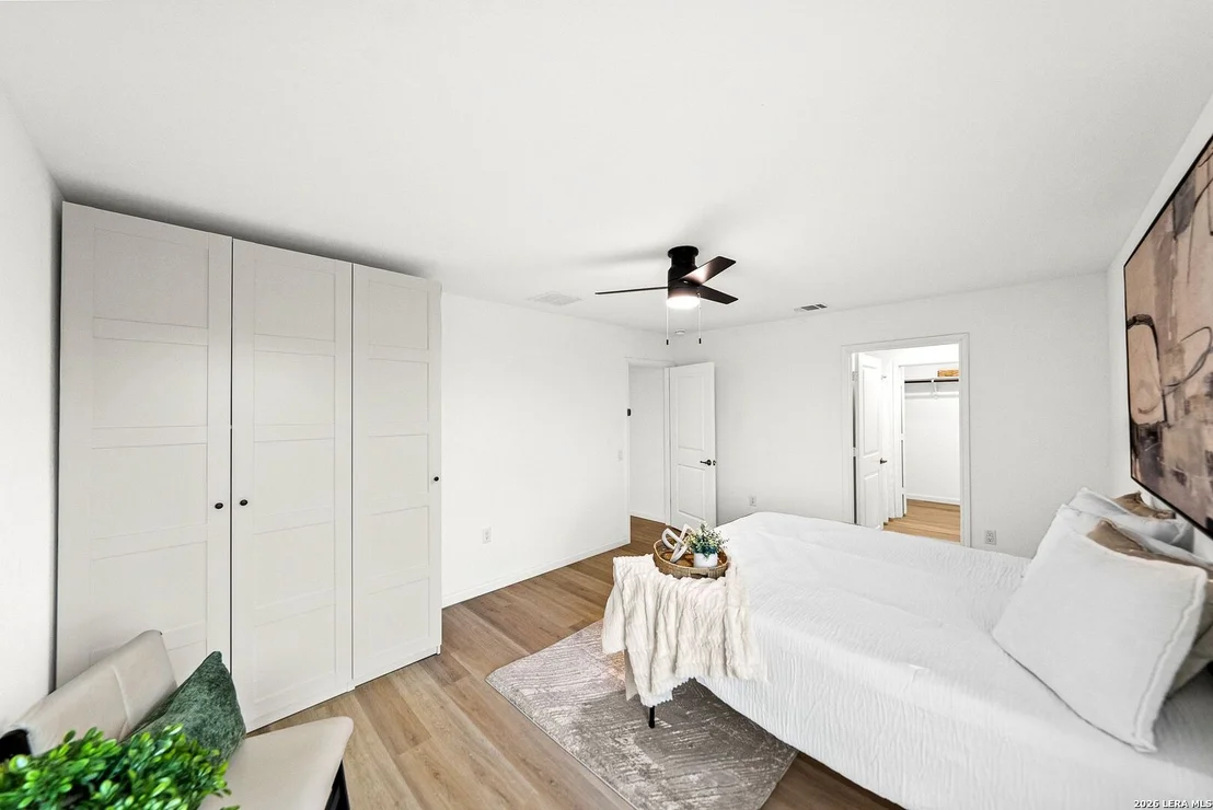 Photo of 822 COOK BND