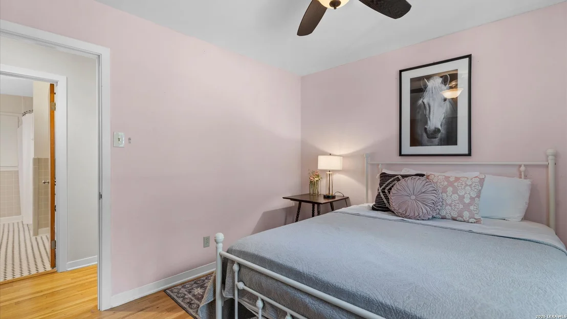 Photo of 546 PARKVIEW BLVD