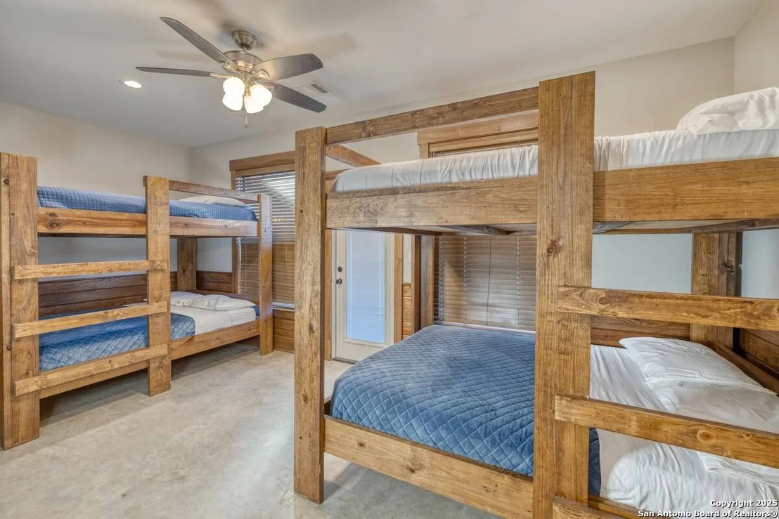 Photo of 1127 Mountain Valley