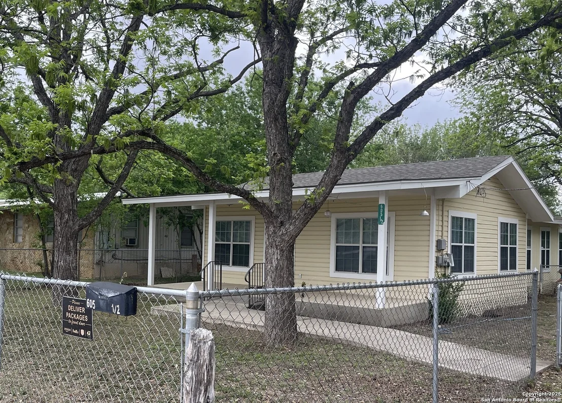 Photo of 605 Avenue M