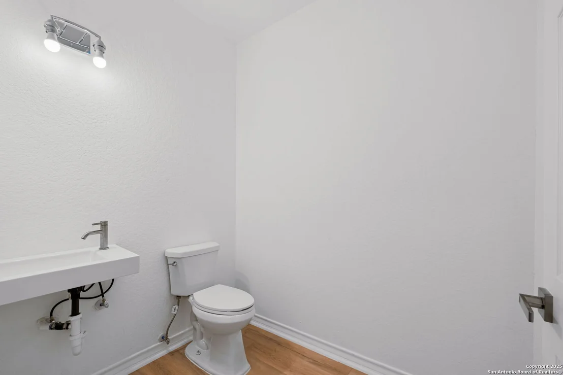 Photo of 1502 S Walters