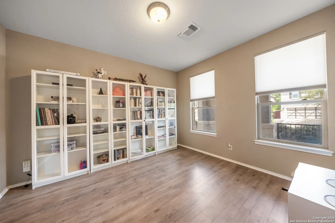 Photo of 4435 Sebastian Oak