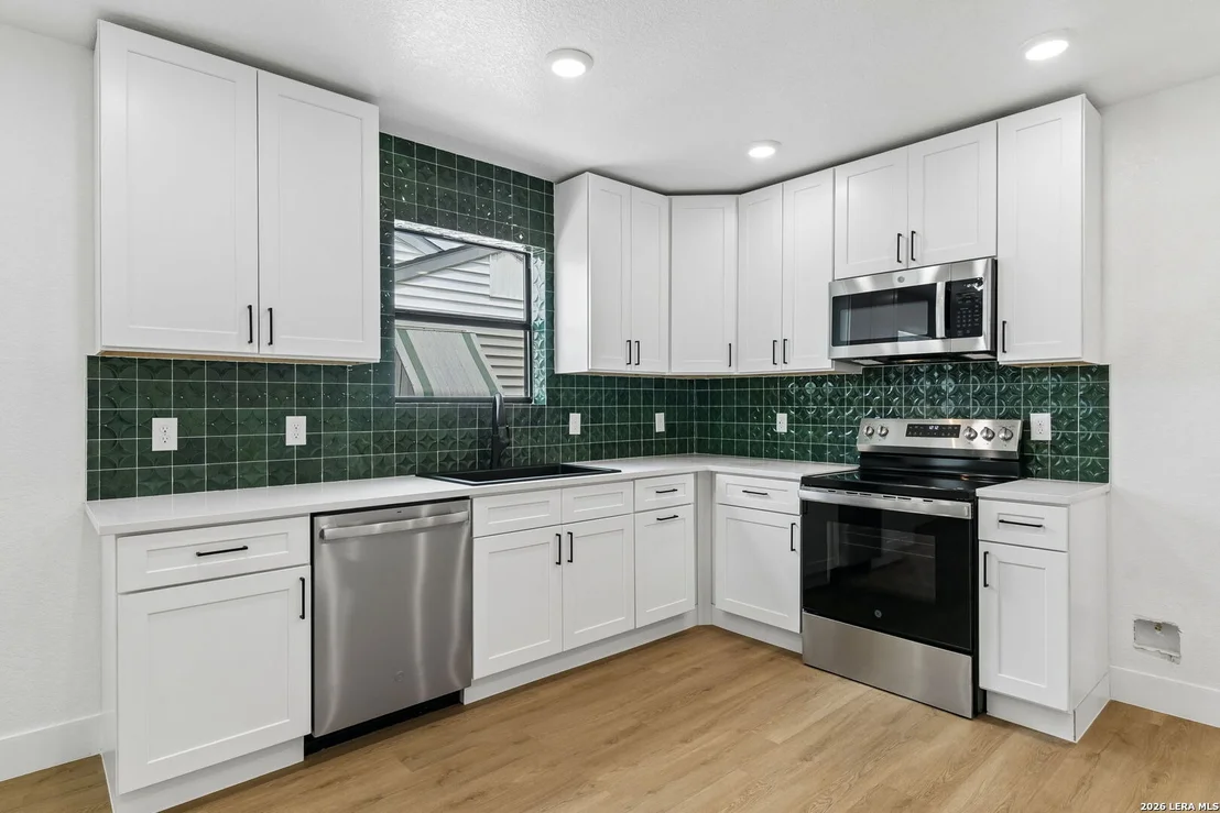 Photo of 923 CHICAGO BLVD