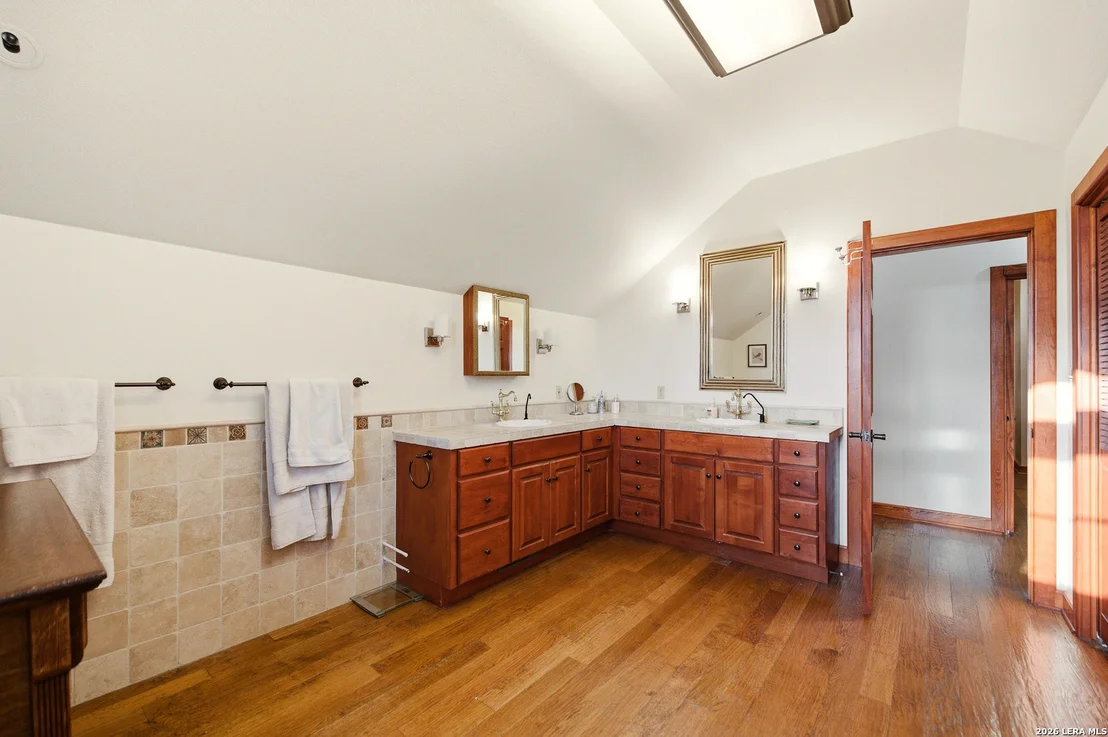 Photo of 597 Krause
