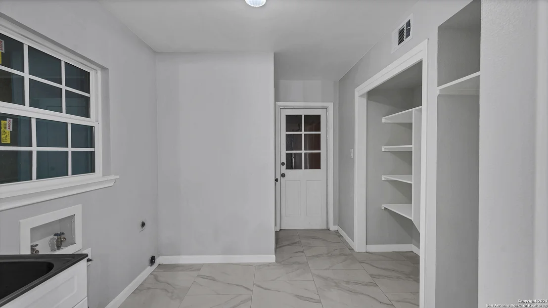 Photo of 350 FENWICK DR