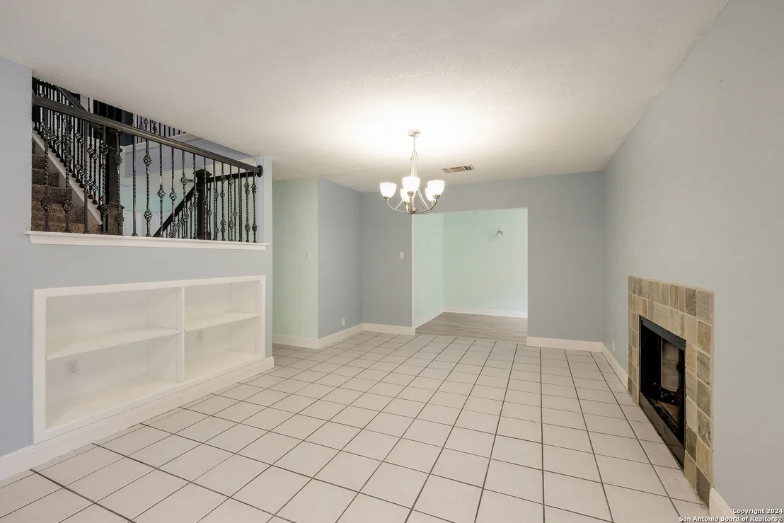 Photo of 2622 JOHNSON GRASS