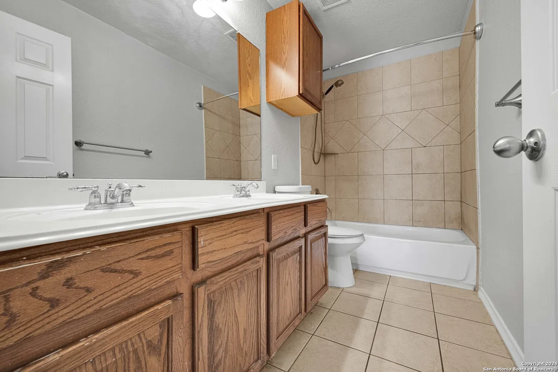 Photo of 611 PARK PT