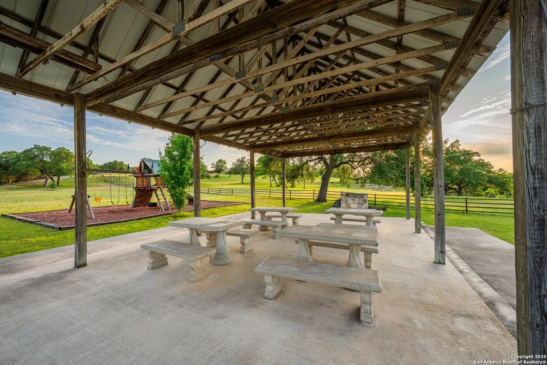 Photo of 154 Lake View Dr