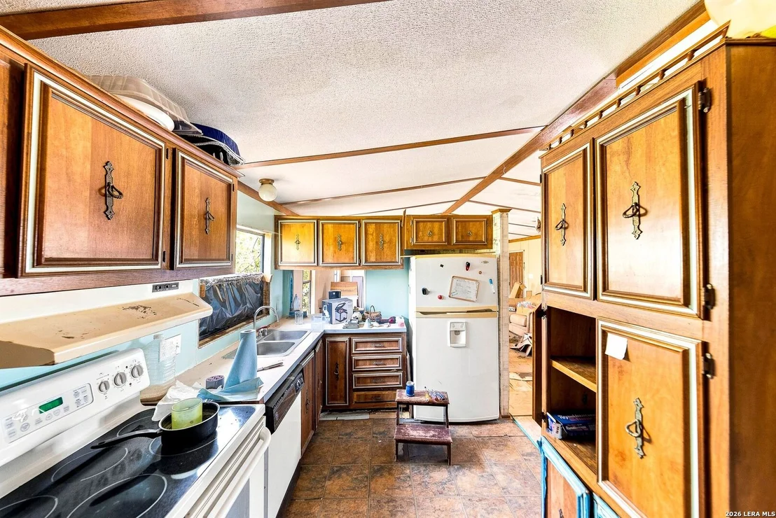 Photo of 990 Hillcrest Trl