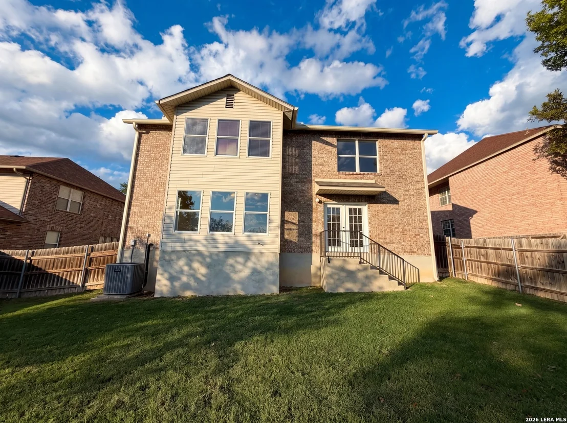 Photo of 121 SPRINGTREE FLD
