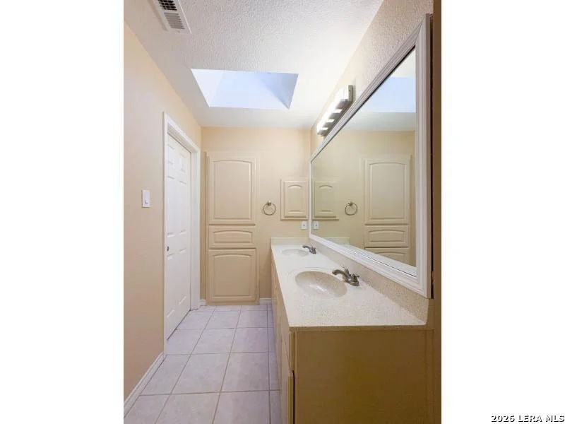 Photo of 16503 Fancy Saddle