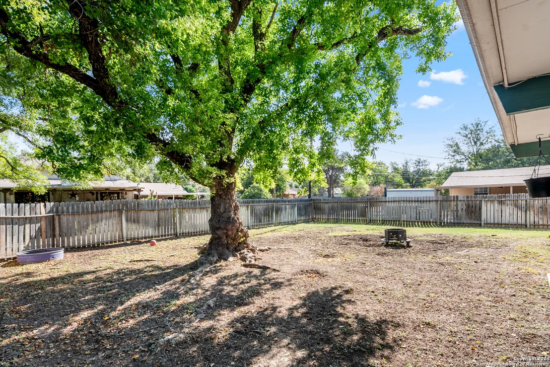 Photo of 5 DONNA DR