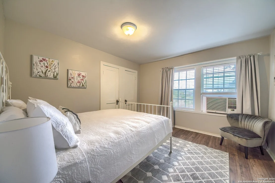 Photo of 1382 RIVER RD
