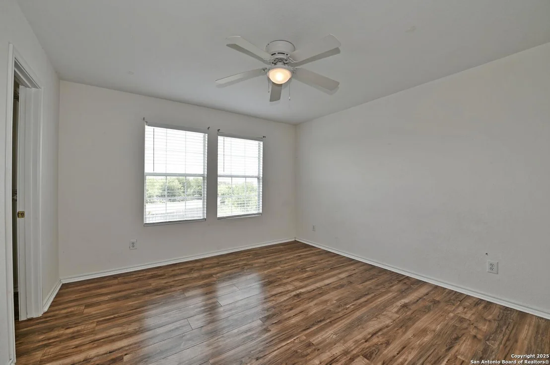 Photo of 245 gatewood
