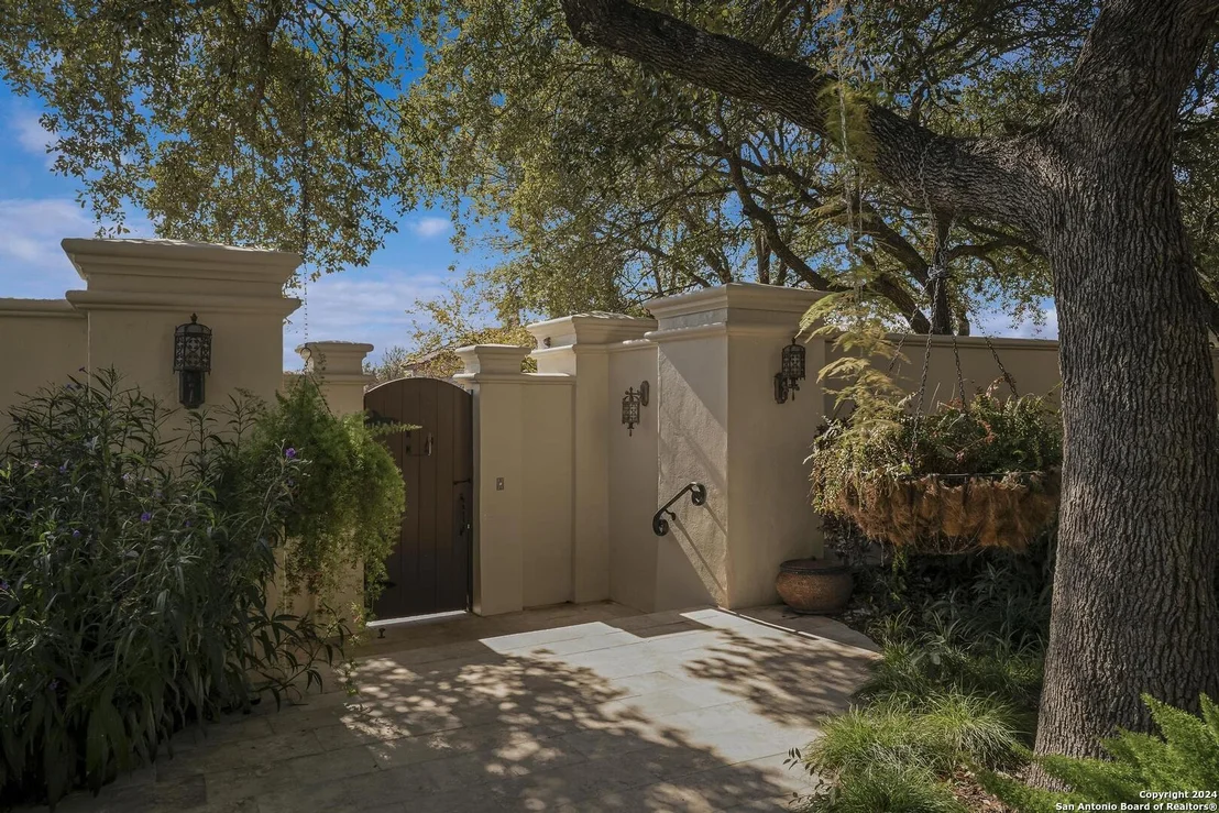 Photo of 31 QUEENS HILL