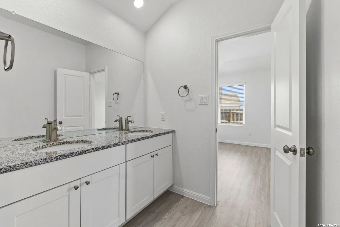 Photo of 105 OLYMPIC CV
