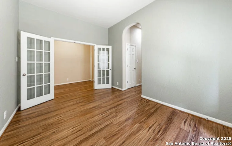 Photo of 1210 Magellan