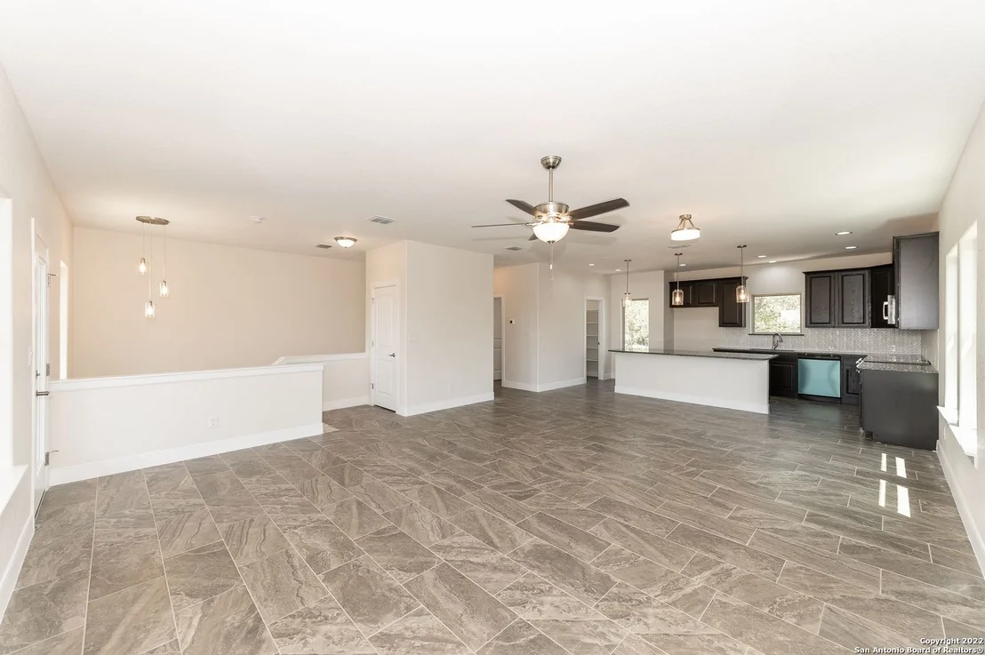 Photo of 677 CIRCLEVIEW DR