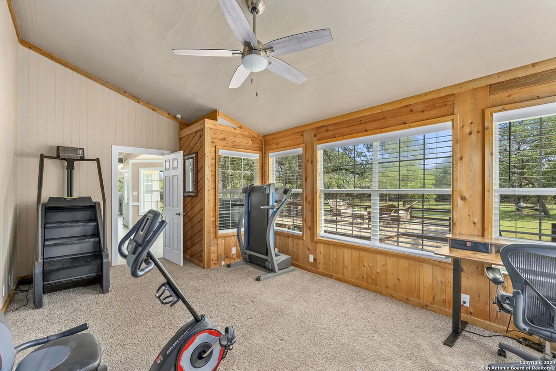 Photo of 592 Oakridge Trail