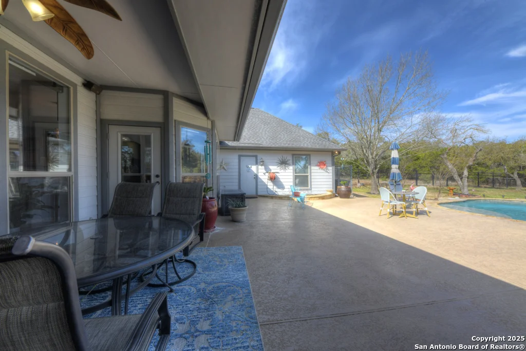 Photo of 2390 FRONTIER