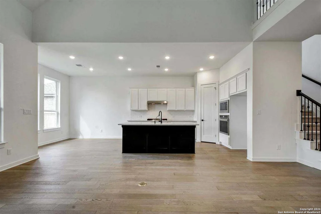 Photo of 5757 Huron