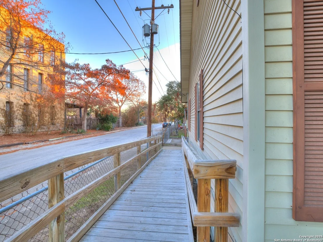 Photo of 302 REGENT