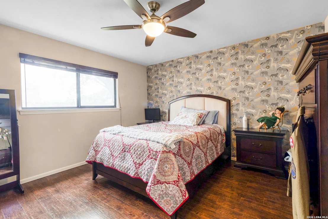 Photo of 1406 BUTTON LN