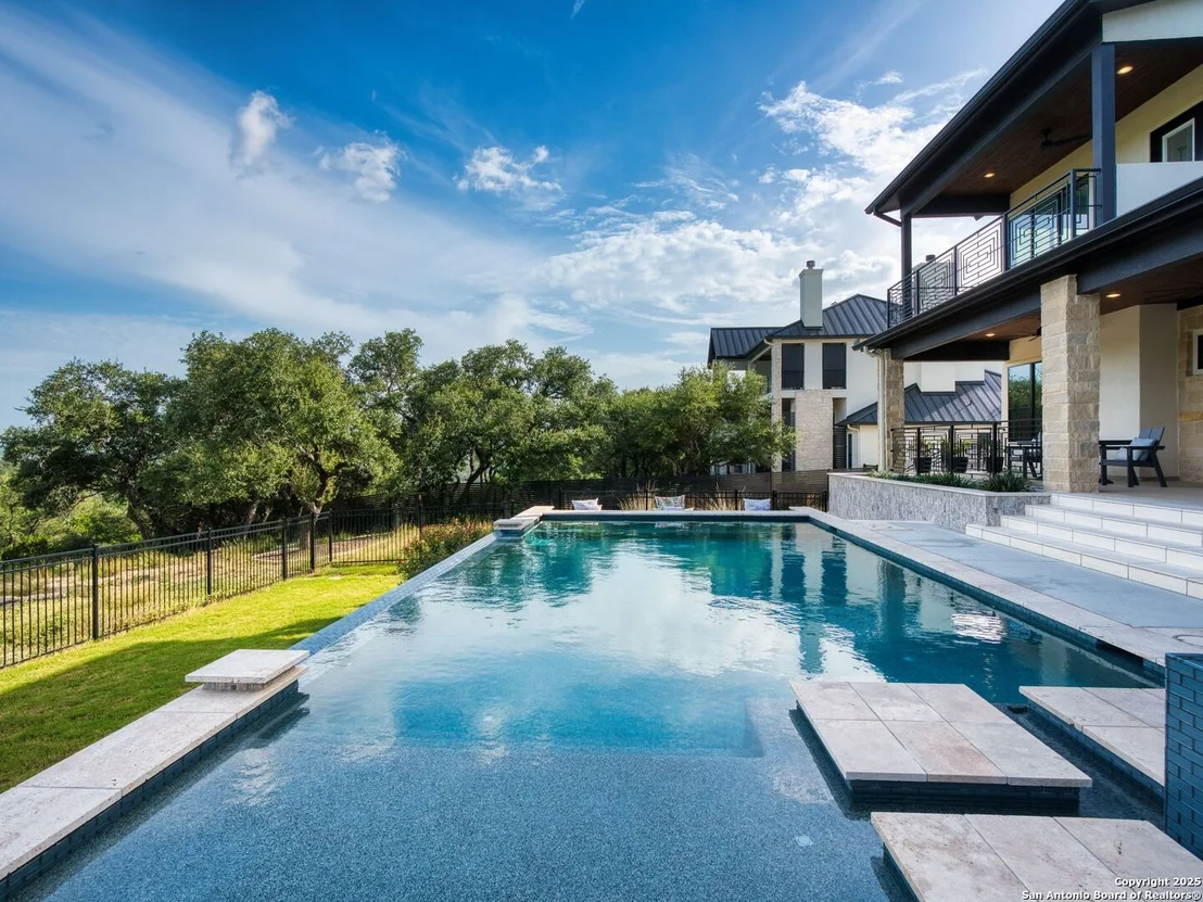 Photo of 207 River Bend